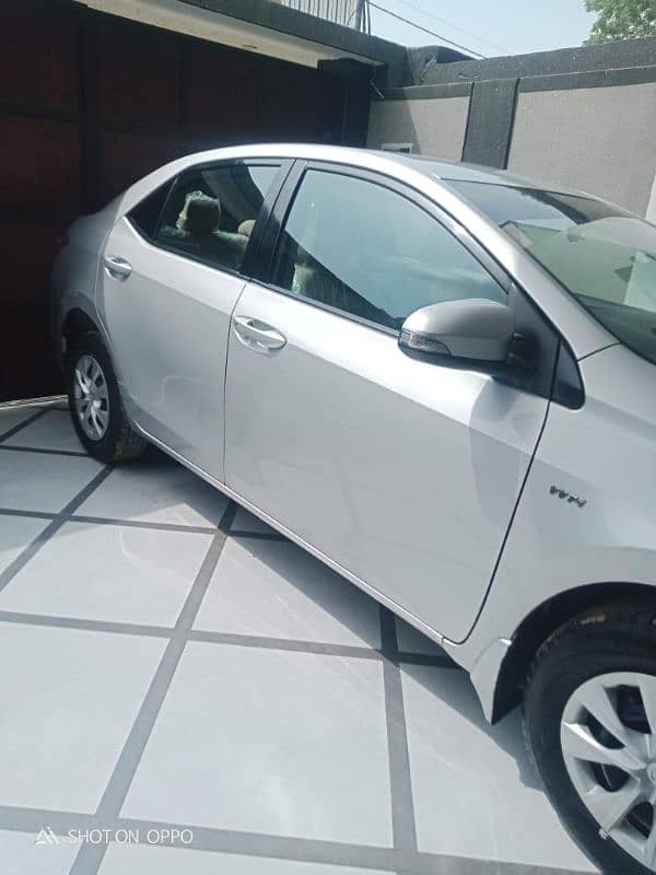 Toyota Corolla GLI 2015/2016 manual full orignal like a new 3