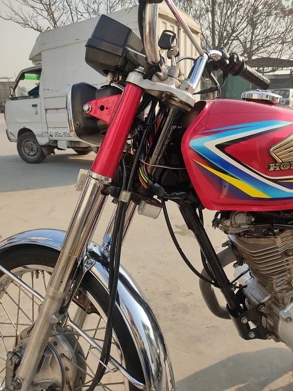 Honda 125 Karachi Number 6