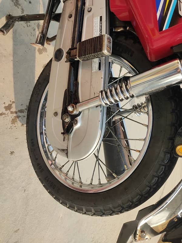 Honda 125 Karachi Number 7