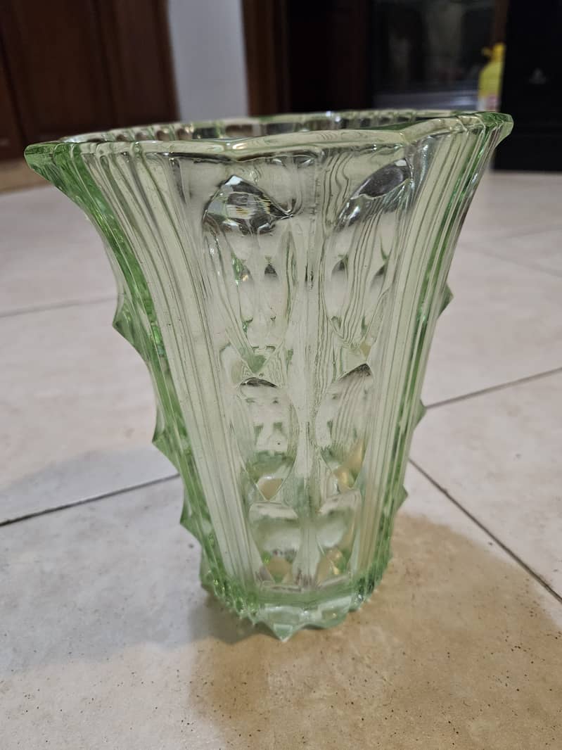 Beautifully carved green vase 1