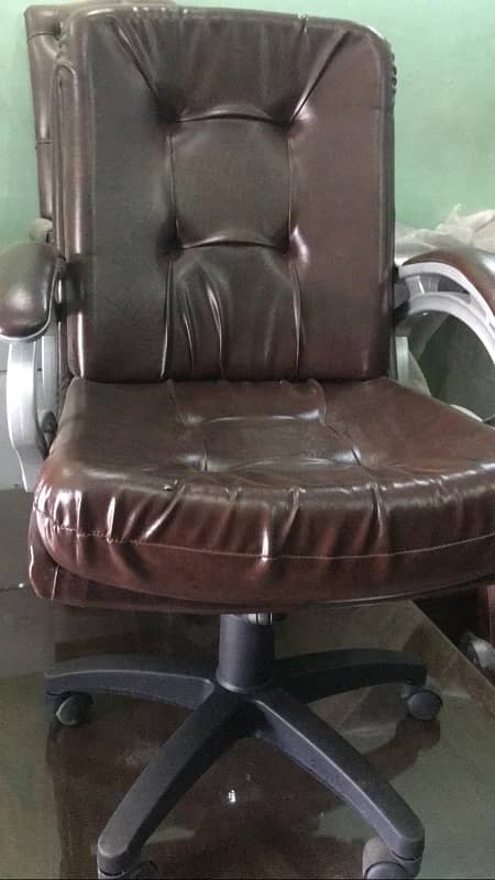 exitive revolving chairs best Price chairs in Karachi 5