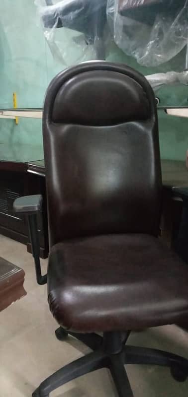 exitive revolving chairs best Price chairs in Karachi 13