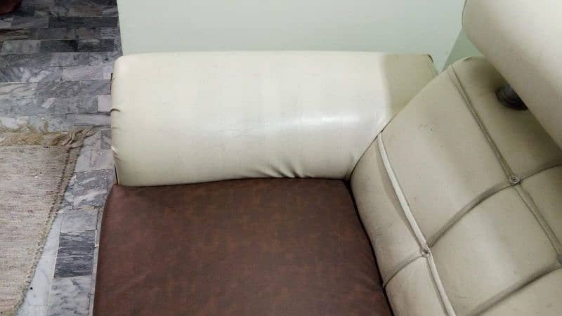 Sofa 2 seater 3