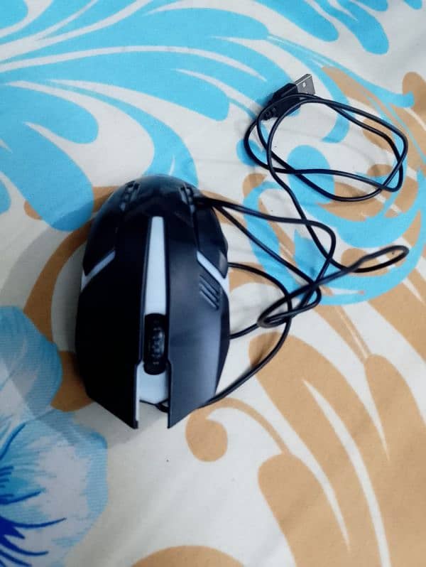 gaming keypad or mouse 2