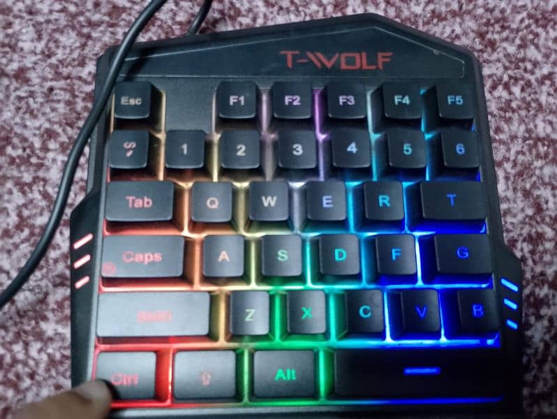 gaming keypad or mouse 4