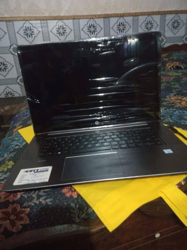 hp zbook zyon processor touch screen 16 256 4 GB graphics card 1