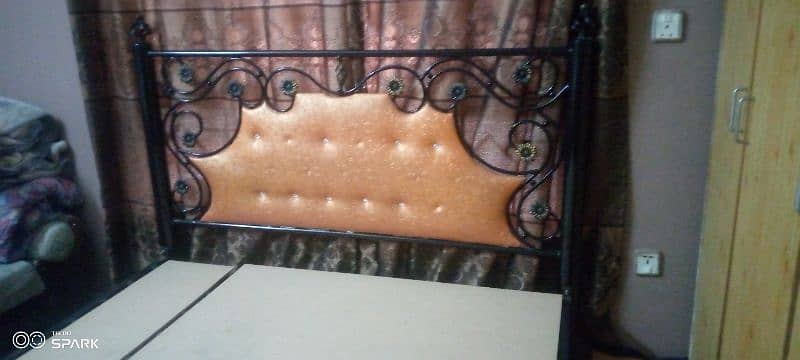 good bed only 6 month used serious buyer can give message 3