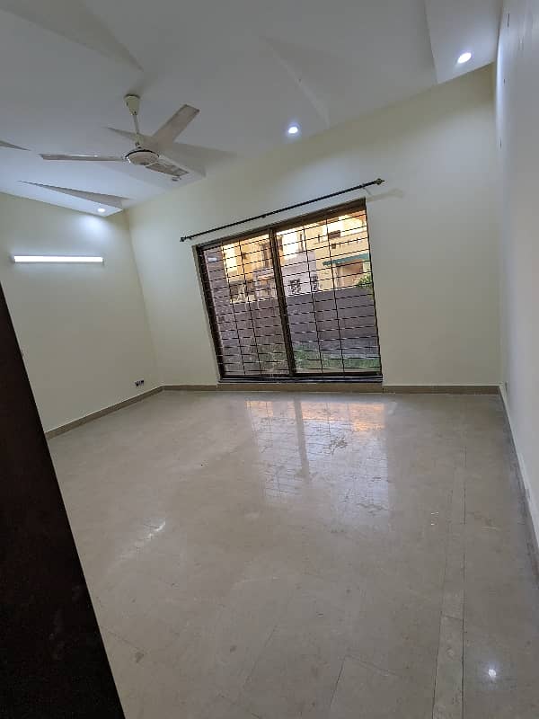 1.5 Kanal Main Cantt Full House For Rent 0