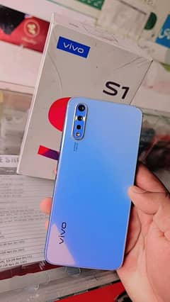 vivo s1 all ok no any fult good phone in display finger