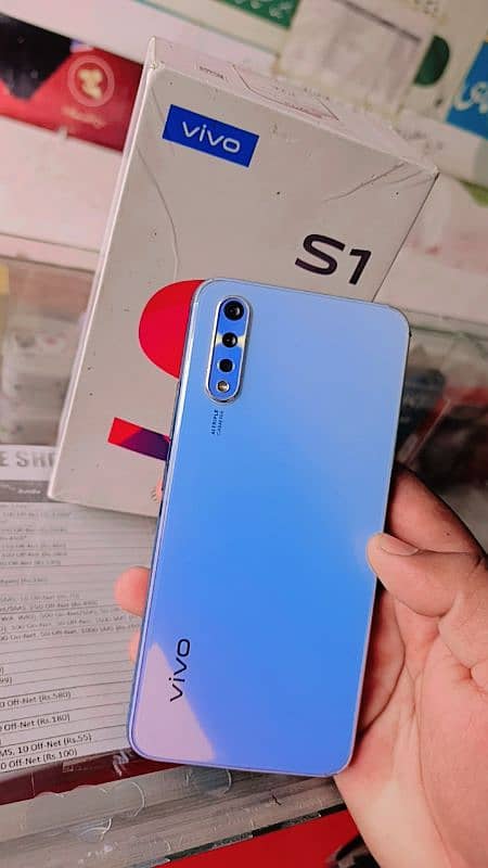 vivo s1 all ok no any fult good phone in display finger 0