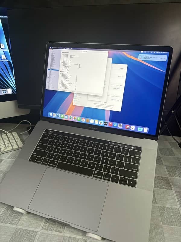 Apple MacBook Pro 2018 15”inch 16-512 GB i7 4GB Graphics Genuine Condi 4