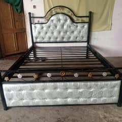 bed & dressing table