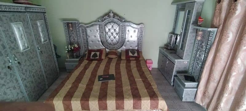 complete room set with good condition 1