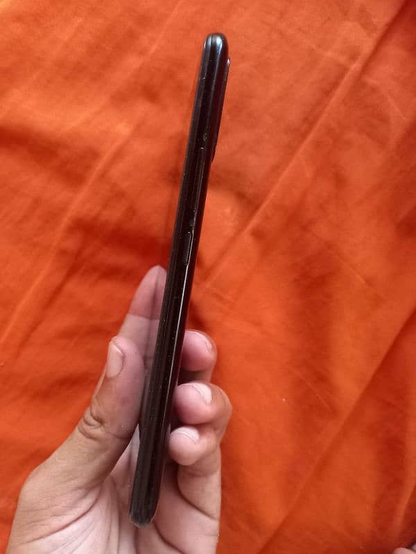 infinix Hot 8         4/64 2