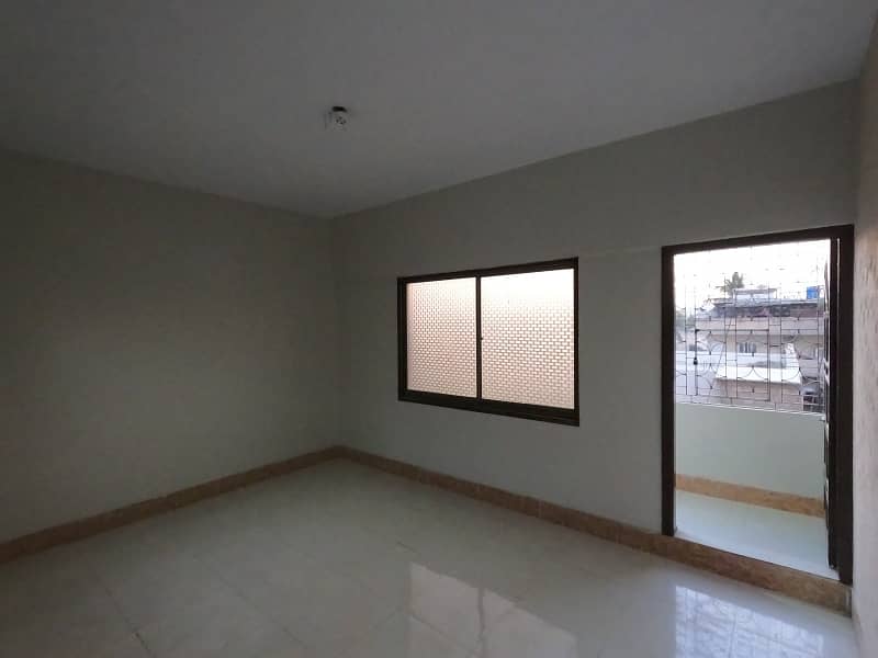 Prime Location Flat For Sale In Karachi 17