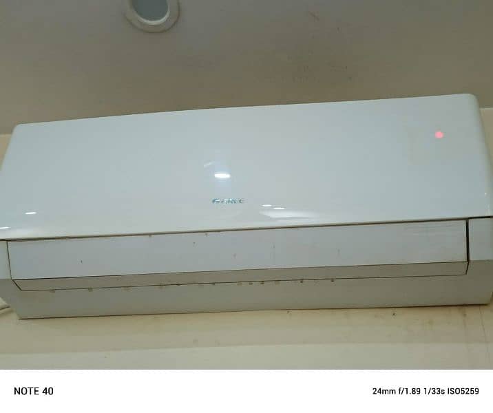 Gree 1 ton DC inverter heat and cool 0