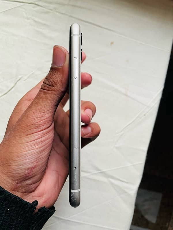 iPhone 11 (non pta) 0