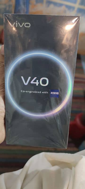 Vivo V40 5G 0