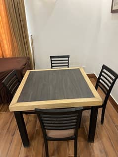 habit dining table