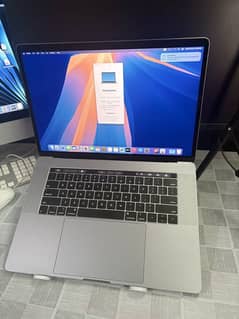 MACBOOK PRO 2018 15 INCH 16 GB RAM 500 GB SSD CORE I7