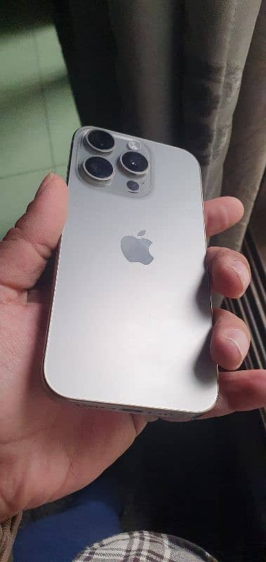 Iphone 15 Pro 4