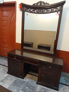 dressing table