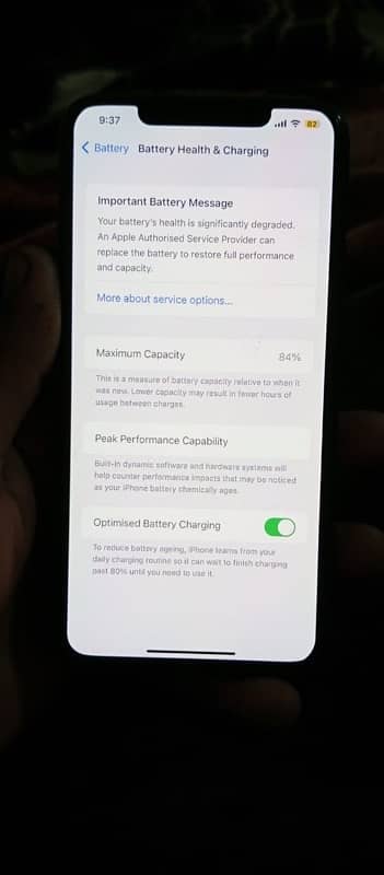 I phone 11 pro max factory unlock 256 go 10/10 battery health 84 2