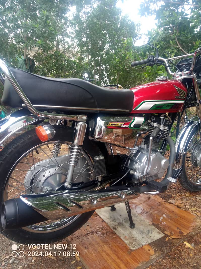 Honda CG125 motorcycle 2