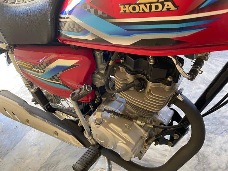 Honda CG 125 2024 model Red color location Karachi 1