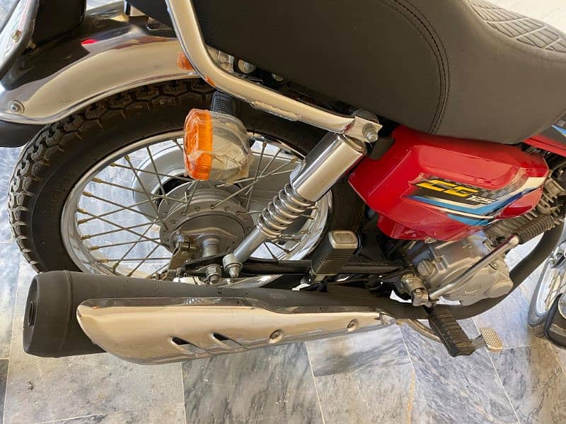 Honda CG 125 2024 model Red color location Karachi 3