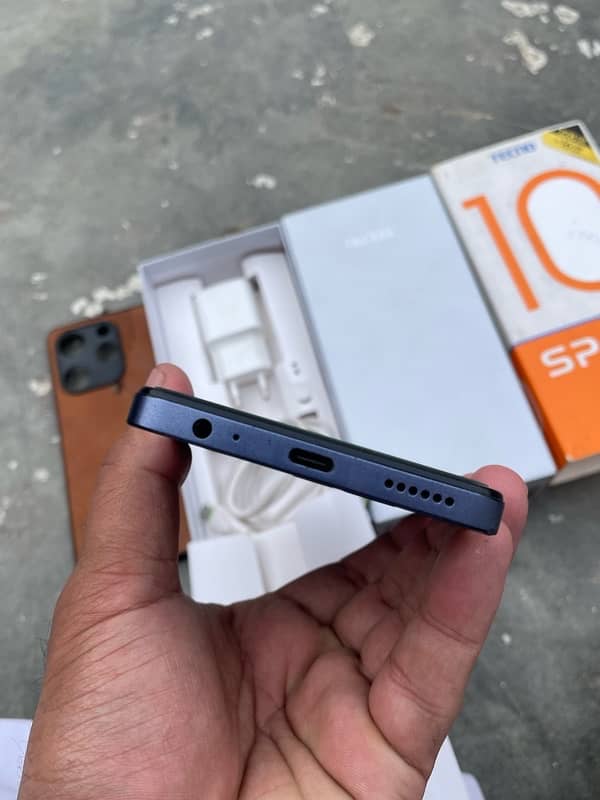 TECNO SPARK 10 pro complete box 2