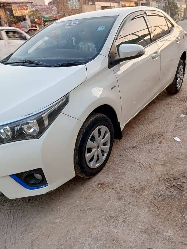 Toyota Corolla XLI 2015 (03056375902) 1