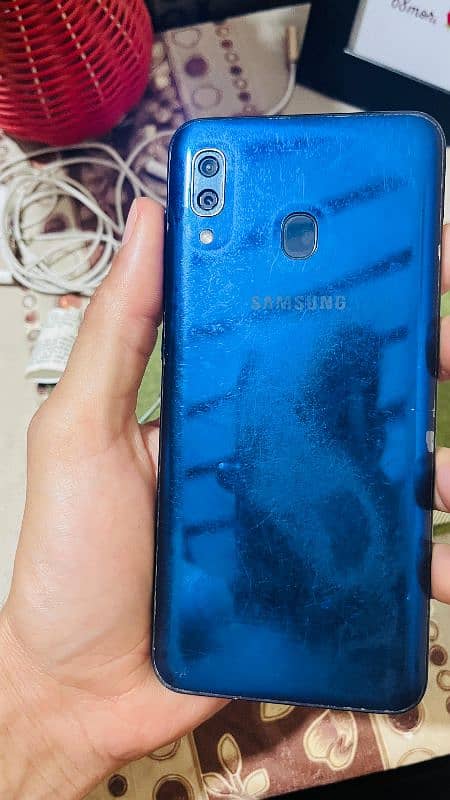 Samsung a20 panel brack hai but original hai 1