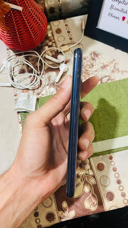 Samsung a20 panel brack hai but original hai 3