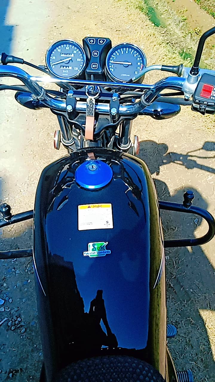 Suzuki GS 150 2023 4