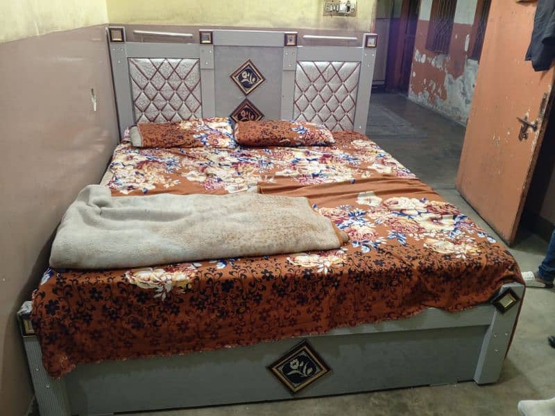 bed Set available normal Price 2