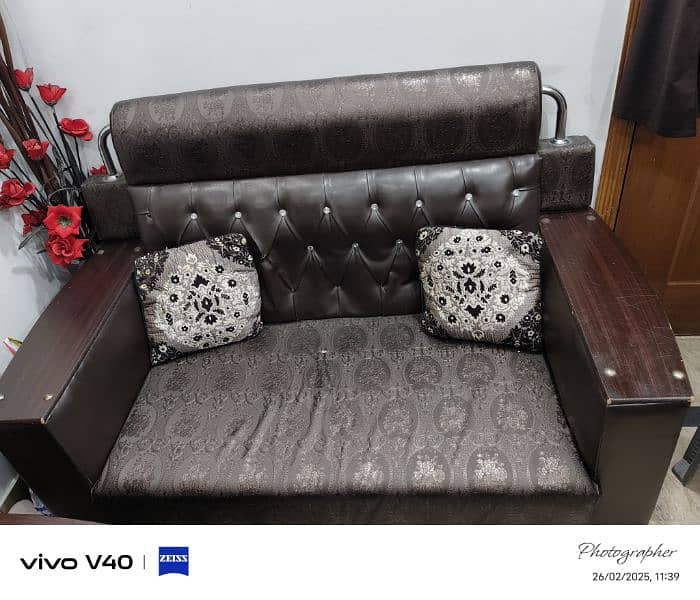 6 Seater Sofa set for Sale in Good Condition 1