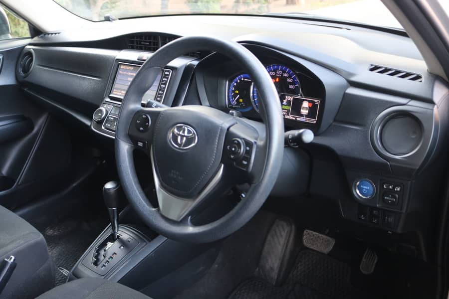 Toyota corolla axio  2020 11