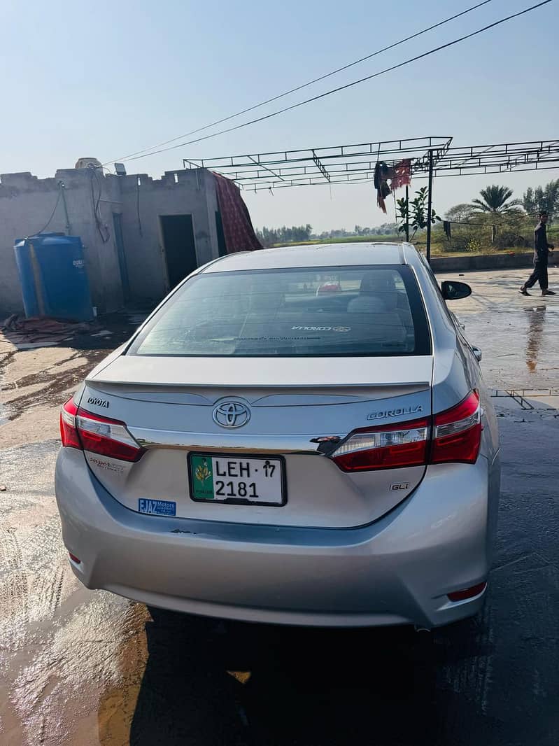 Toyota Corolla GLI Automatic 2017 Model Good Condition 3