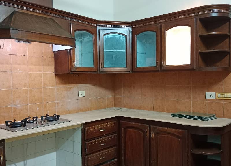 22 Marla Upper Portion For Rent In Guldasht Town A Block 7