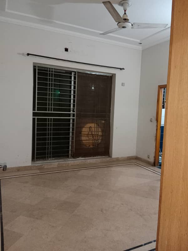 12 Marla Lower Portion For Rent In Saddar Officer Colony 5