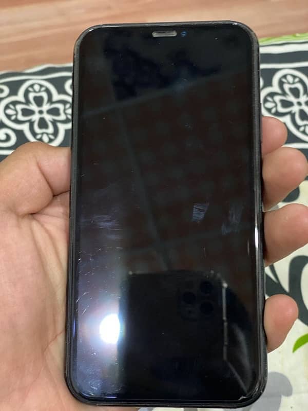 iPhone XR 1