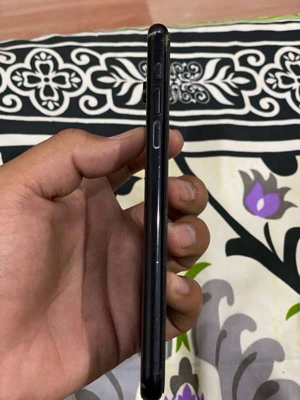 iPhone XR 3