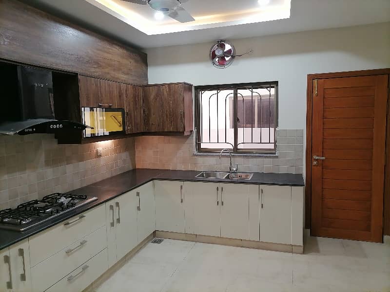 Affordable House For sale In Askari 10 7