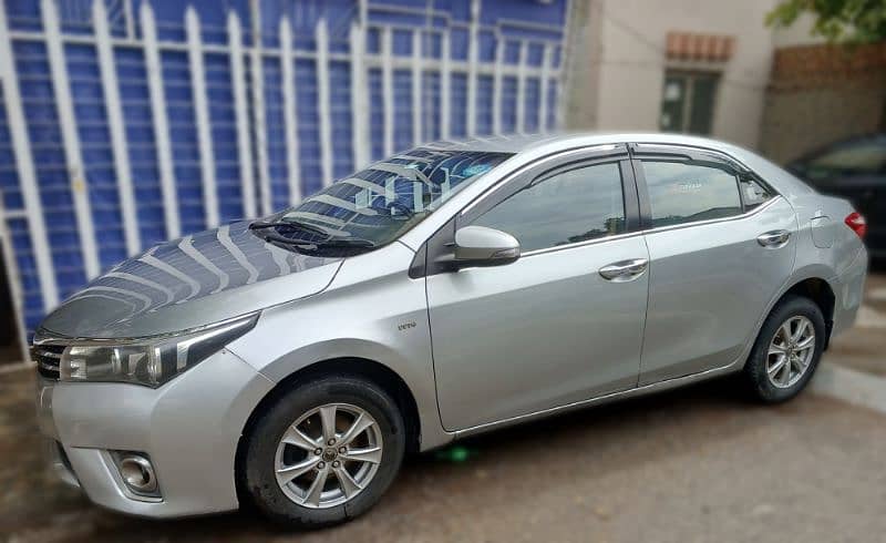 Toyota Corolla GLI 2015 family car 3