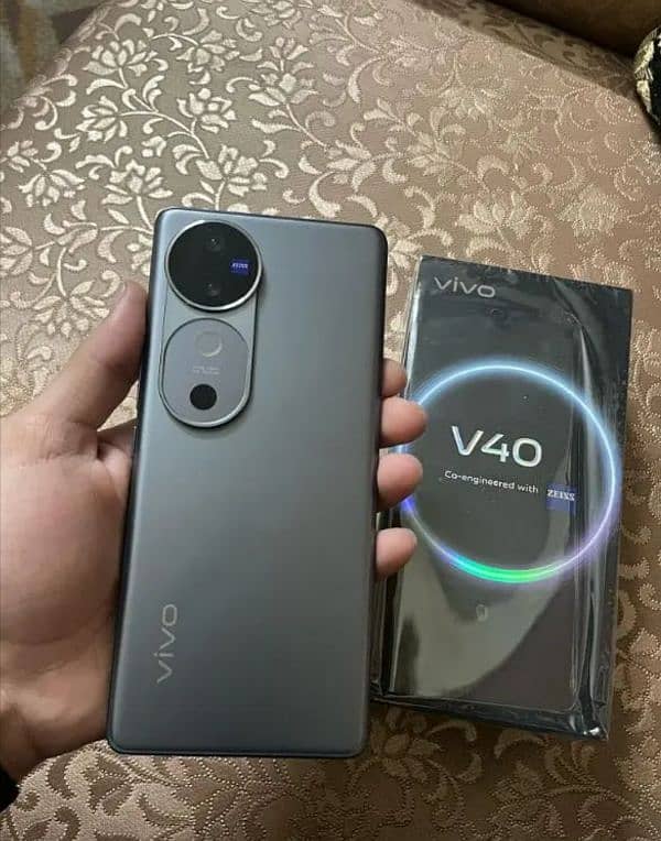 vivo V40 12/256gb 5G just box open urgent sale 0