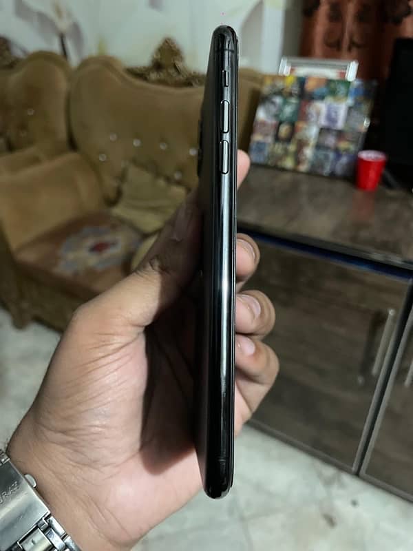 iphone 11 pro max 256GB PTA 1