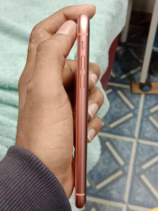 iPhone xr non pta all ok hy phone . 10/9 3