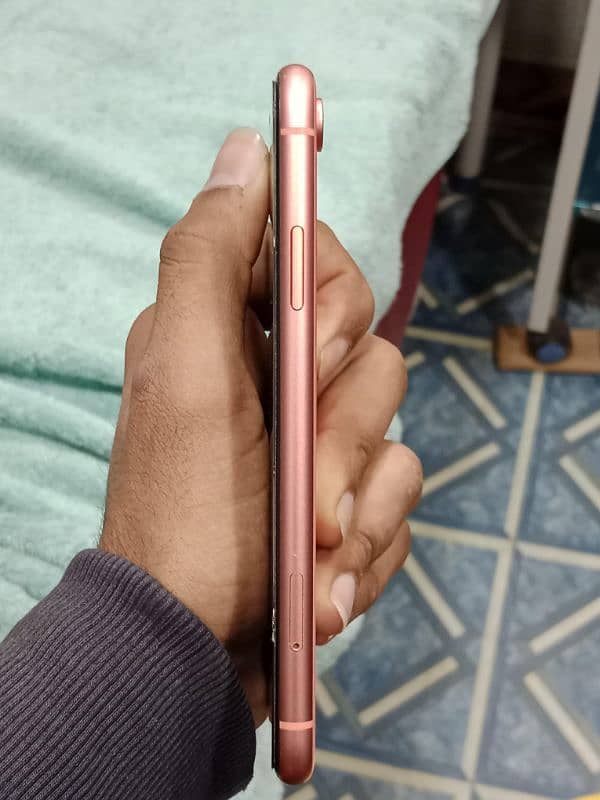 iPhone xr non pta all ok hy phone . 10/9 4