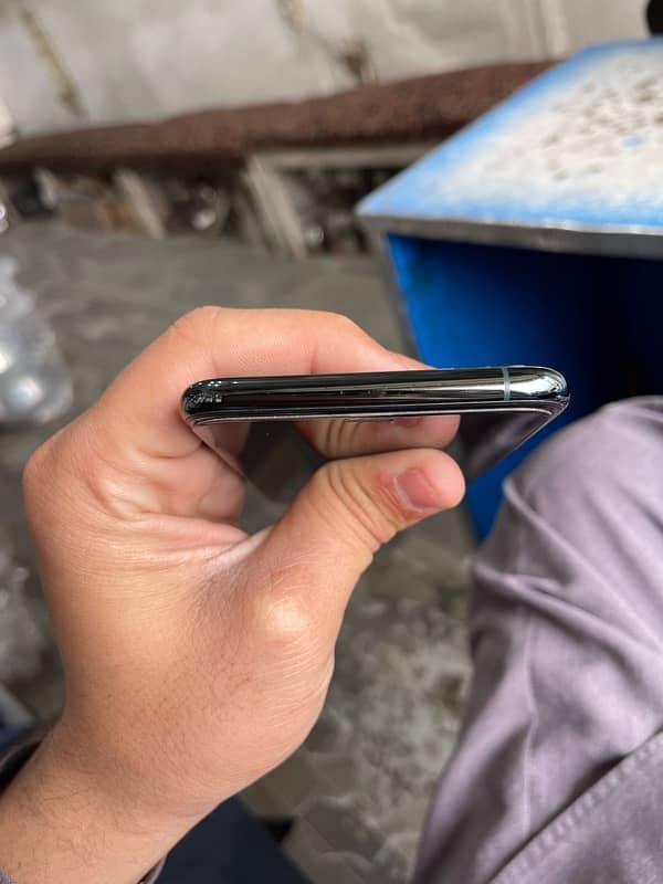 iPhone 11 pro max non pta 1